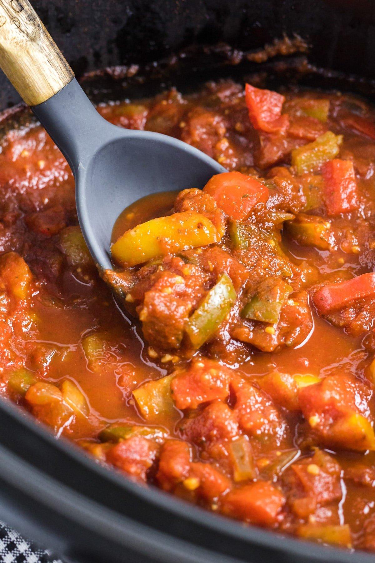 sugo di pasta con peperoni nella slow cooker (senza carne)