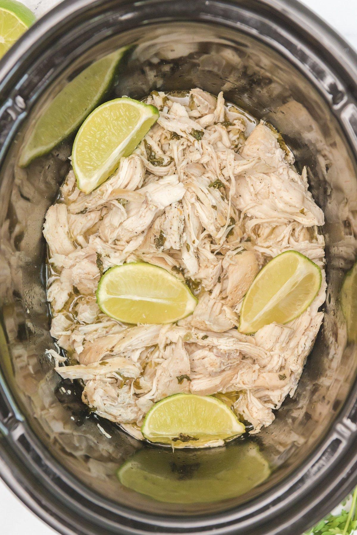 **Pollo al Coriandolo e Lime a Cottura Lenta** 2 primo piano del pollo al coriandolo e lime nella slow cooker