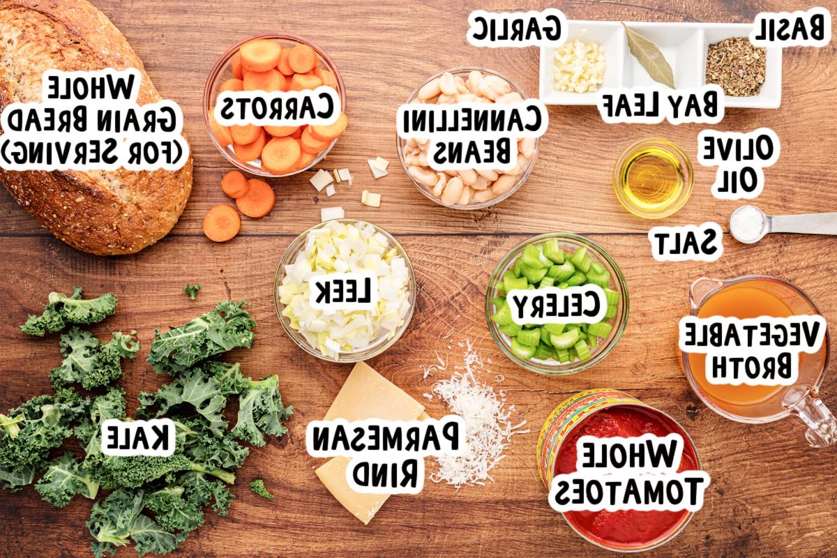 Zuppa Ribollita a cottura lenta 3 Ingredients for ribollita soup on a table.