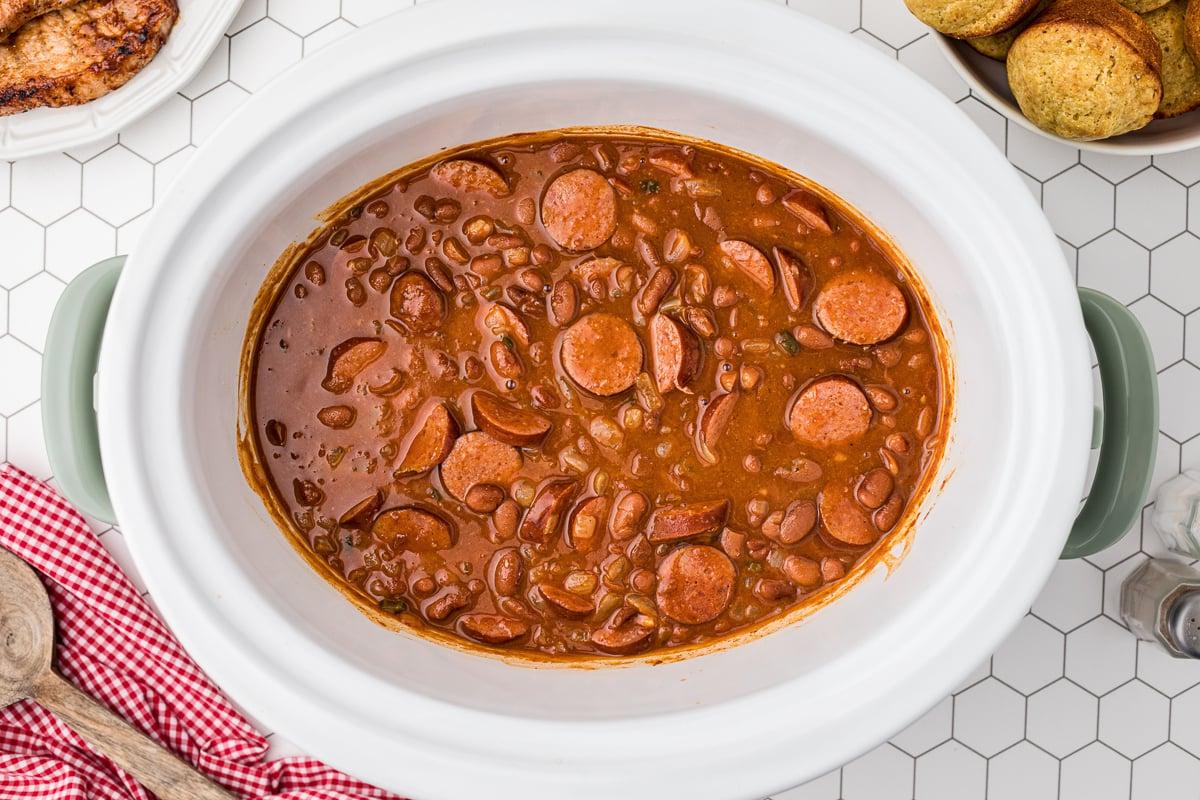 Kielbasa cotta, jalapeño e fagioli ranch.