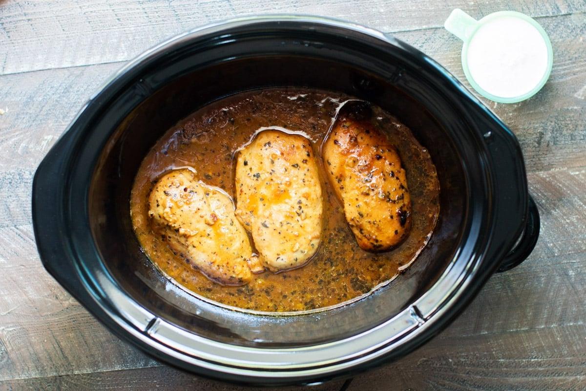 Pollo al Miele e Senape in Pentola a Cottura Lenta 6 Pollo al miele e senape cotto e pronto.