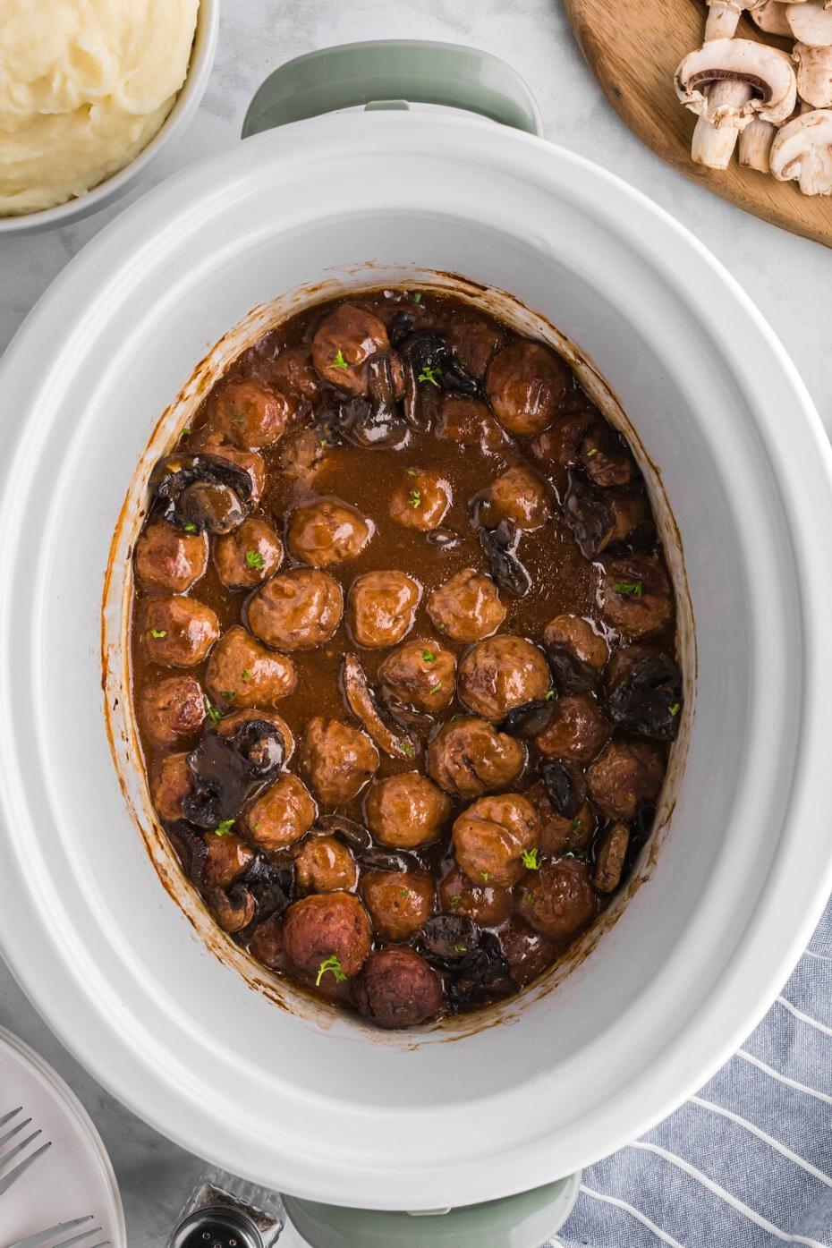 Polpette alla Salisbury 6 Pişmiş salisbury biftek köfteleri