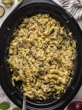pasta di pollo spinaci e carciofi nella slow cooker