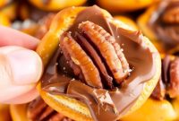 Easy 3 Ingredient Rolo Pretzel Turtles