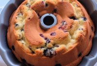 Effortless Sour Cream Blueberry Coffee Cake: Pure Heavenly Indulgence
