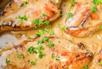 Easy One Pan Creamy Garlic Keto Chicken