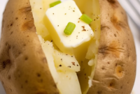 Microwave Potato Magic: Fluffy Perfection, Fast!