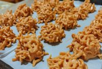 Crunchy No-Bake Peanut Butter Clusters