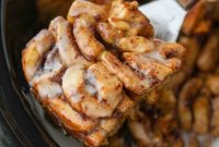 Easy Slow Cooker Cinnamon Roll Casserole