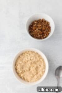 A streusel with pecans on the side.
