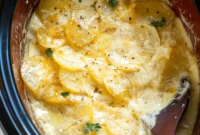 Effortless Slow Cooker Scalloped Potatoes