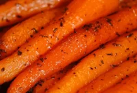 Pratik Fırın Lezzeti: Ballı Sarımsaklı Tereyağlı Bebek Havuçlar